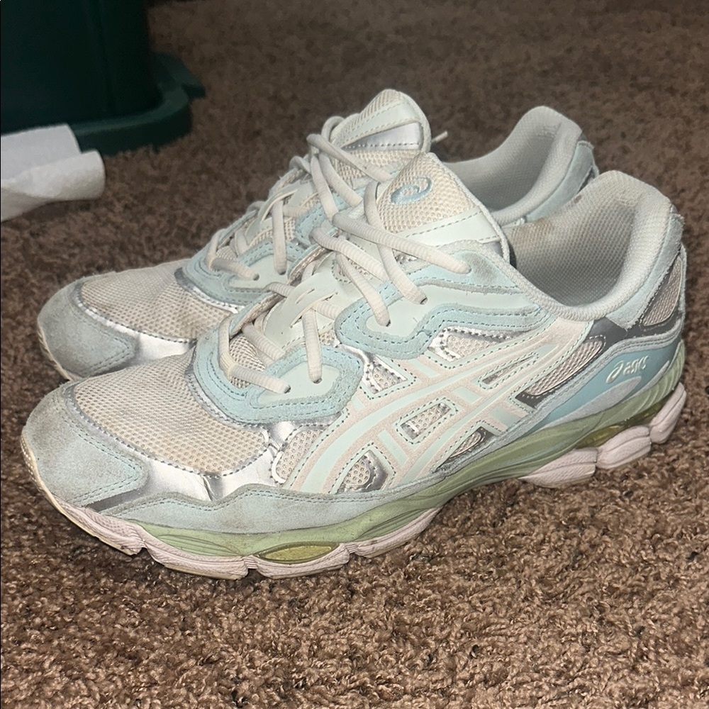 ASICS Gel NYC men's Pale Blue and White Mesh Running Sneakers